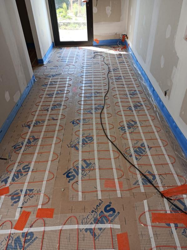 Installation d'un parquet chauffant : entreprise d'électricité générale SARL Bichelot-Darras